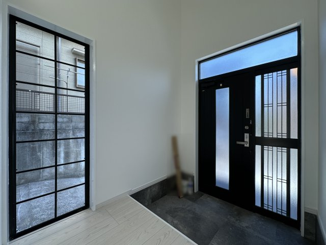 神戸市西区天が岡戸建の玄関