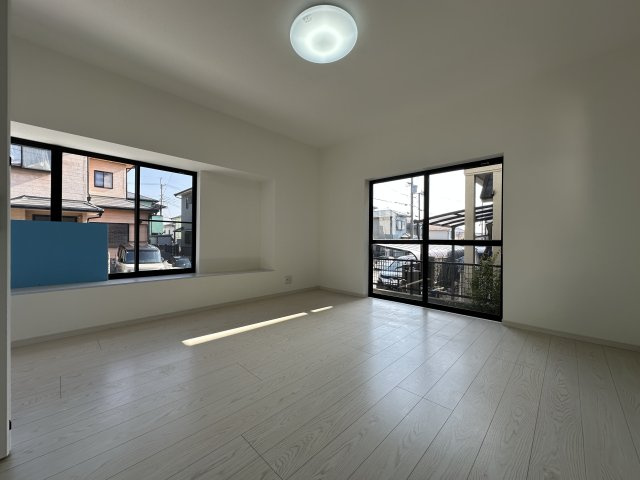 神戸市西区天が岡戸建の洋室