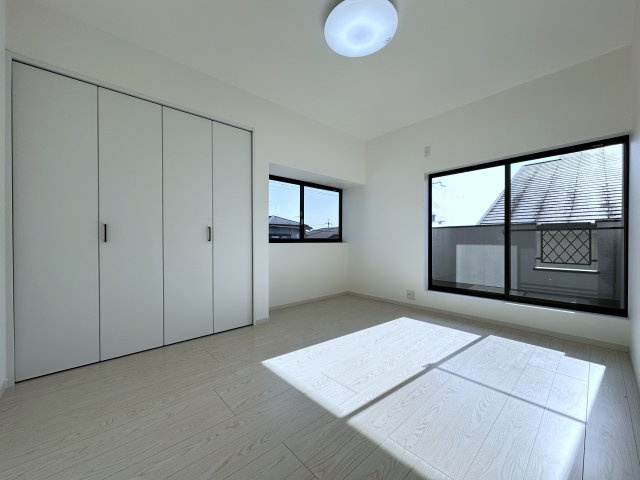 神戸市西区天が岡戸建の洋室