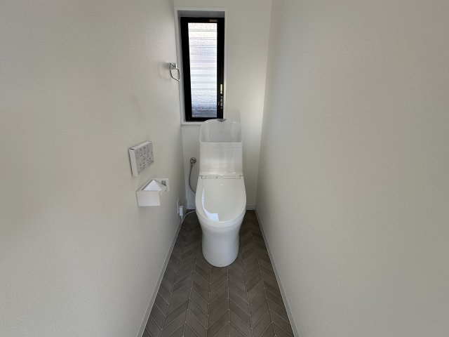 神戸市西区天が岡戸建のトイレ