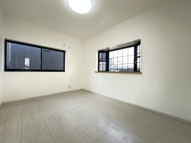 神戸市西区天が岡戸建の洋室