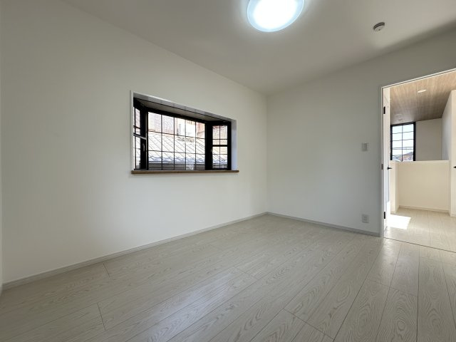 神戸市西区天が岡戸建の洋室