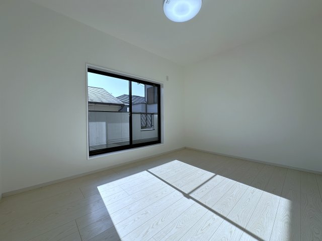 神戸市西区天が岡戸建の洋室