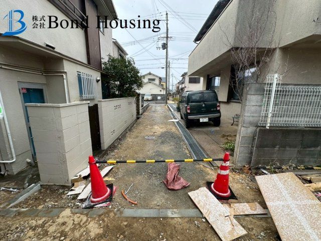 長期優良住宅　霞ヶ丘5丁目　新築戸建の前面道路含む現地写真