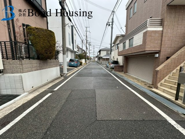 長期優良住宅　霞ヶ丘5丁目　新築戸建の前面道路含む現地写真