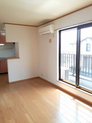 【居間・リビング】 | ベル・フィオーレ　Ａ棟 | おしゃれな居間です