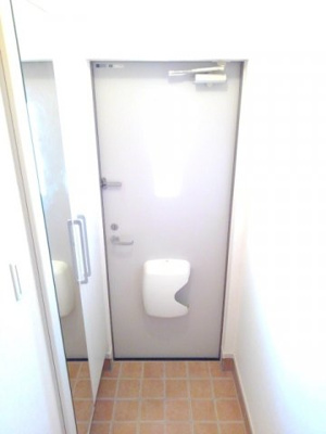 【玄関】 | エスペランサ・コート | 収納もある玄関です