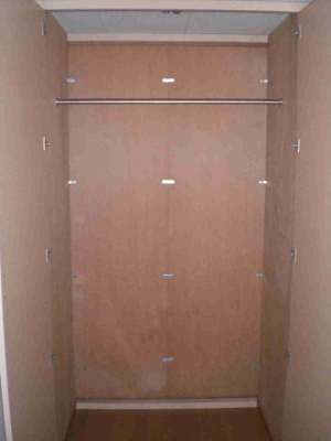 【内装】 | レオパレスアクシスＡ | ポール付きクローゼットはお洋服を皺なく収納可能です。