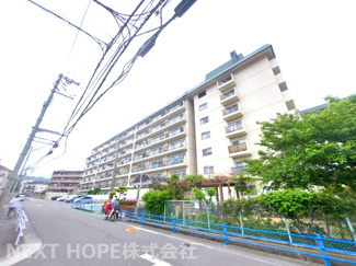 【外観】 | 【シティー逆瀬川】地上７階建　総戸数２２８戸　ご紹介のお部屋は２階部分です♪室内はリフォーム済み！お待たせ無しで即ご入居していただけます！