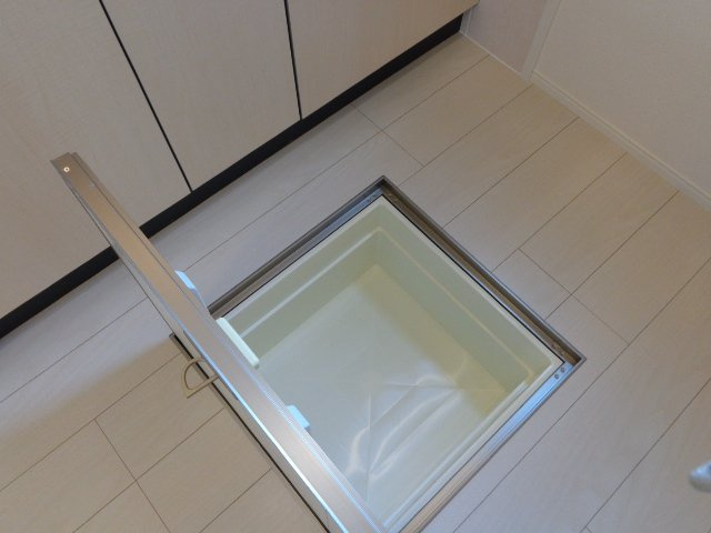 第三ペルスネージュの収納|キッチン床下