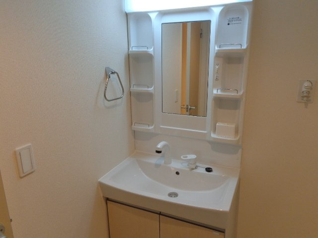 第三ペルスネージュの洗面所|洗髪洗面化粧台
