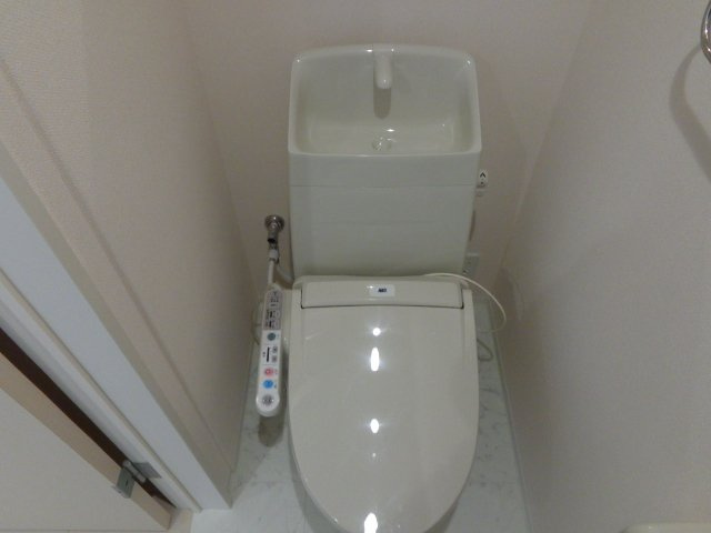 第三ペルスネージュのトイレ|シャワー付トイレ