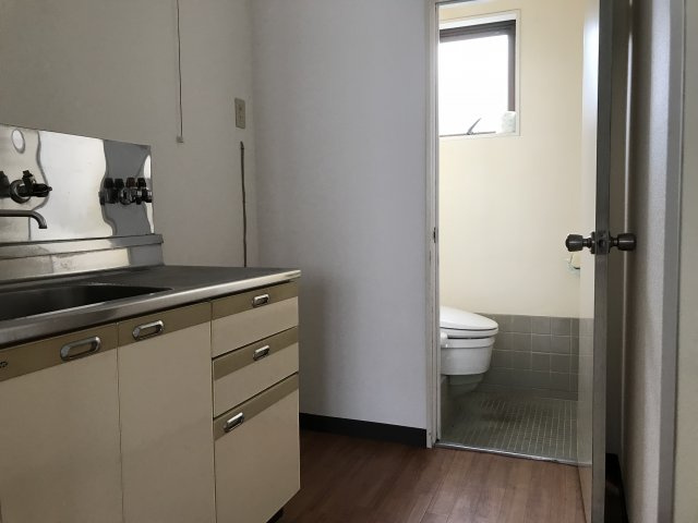 賀山ビルのキッチン|キッチンでお料理をお楽しみください