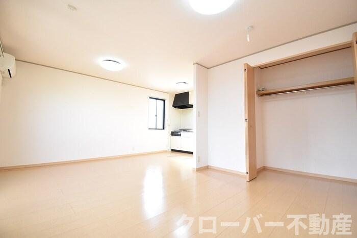 サニーコーポ A棟の居間・リビング|ＬＤＫ１５帖