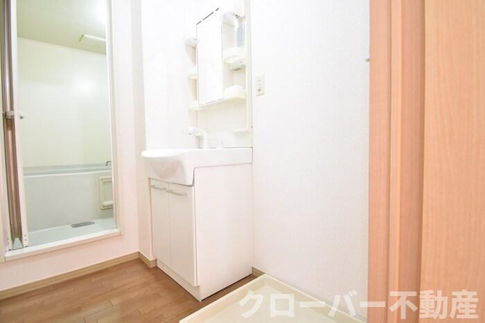 サニーコーポ A棟の独立洗面台|洗髪洗面化粧台