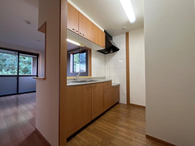 パイン・ツリーのキッチン|キッチン