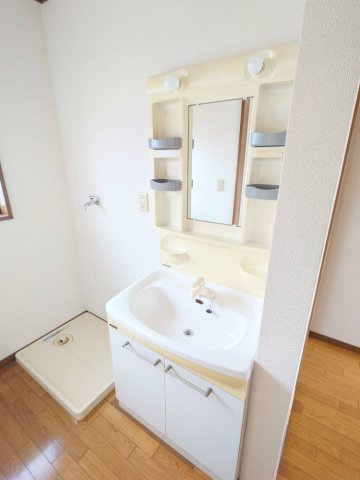 若葉住宅の洗面所|洗面化粧台