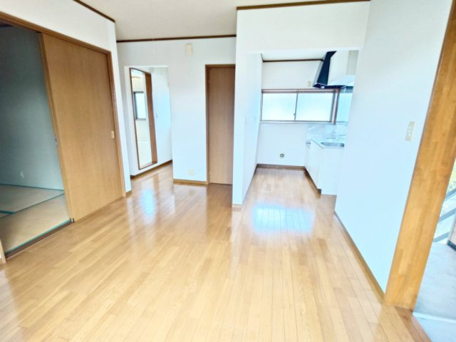 若葉住宅の居間・リビング|１０帖のリビング