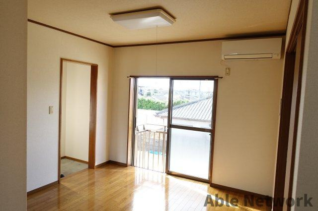 若葉住宅の居間・リビング|明るいお部屋