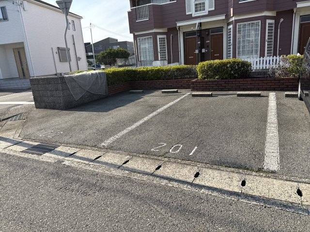 ルクプル　プラースの駐車場