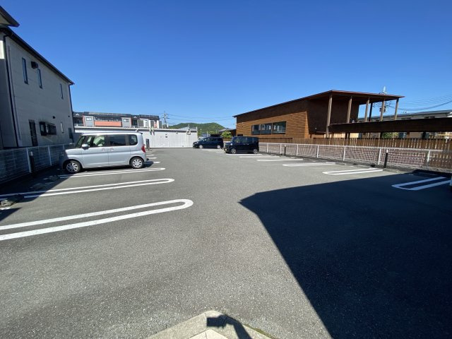 ザ・スイーツＢの駐車場