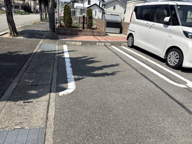 ヴィオラの駐車場