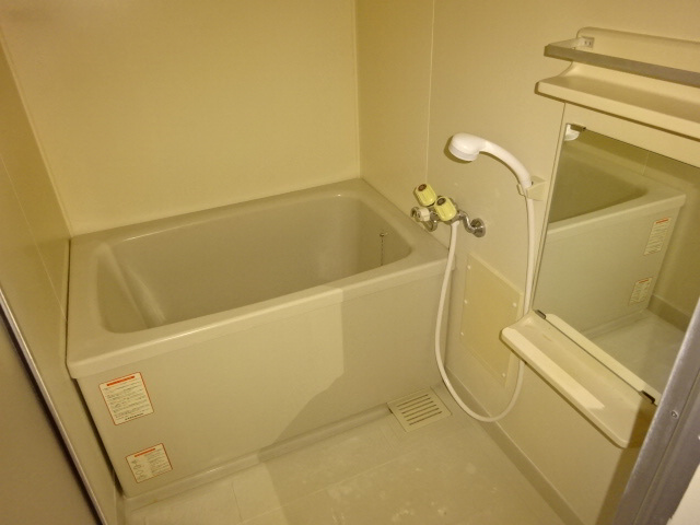 サンライズ青山の浴室