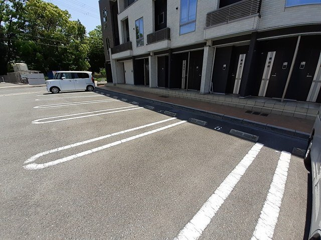 パジェール・アンの駐車場