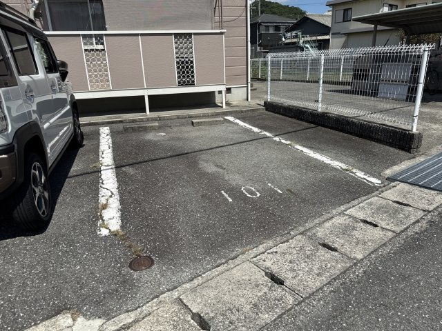 アリビラⅡの駐車場