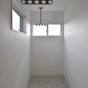 広島市佐伯区三宅4丁目　新築一戸建てのランドリースペース