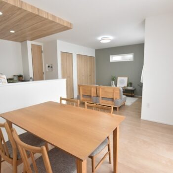 広島市佐伯区三宅4丁目　新築一戸建ての居間・リビング