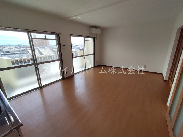 スカイハイツ曙の居間・リビング