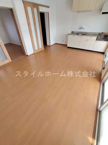 スカイハイツ曙の居間・リビング