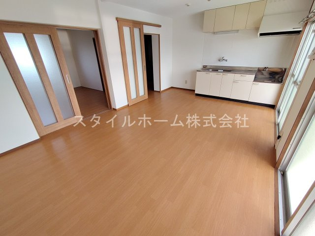 スカイハイツ曙の居間・リビング