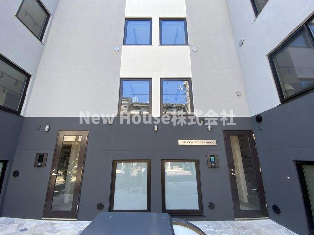 SPコート目白のエントランス