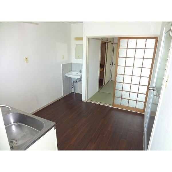 光マンションの居間・リビング