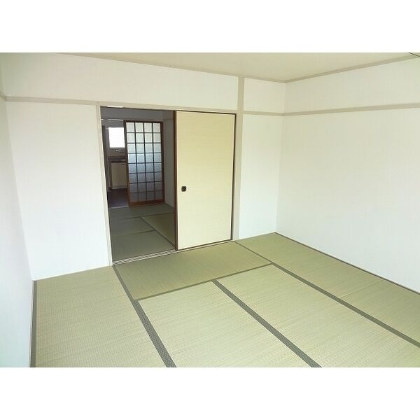 光マンションの和室