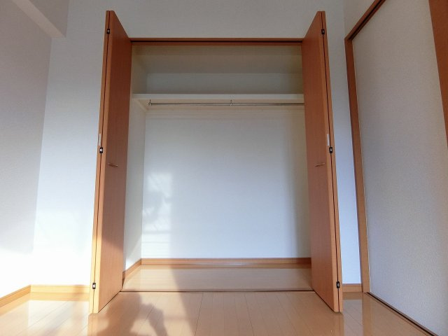 アーニスト新合川の収納