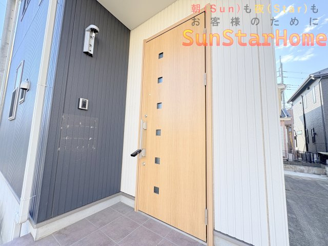 【サンスターホーム】あきる野市野辺　オール電化中古戸建の玄関