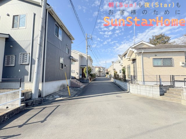 【サンスターホーム】あきる野市野辺　オール電化中古戸建の前面道路含む現地写真