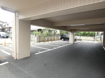 【駐車場】