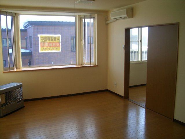 ウエストヒルズの居間・リビング