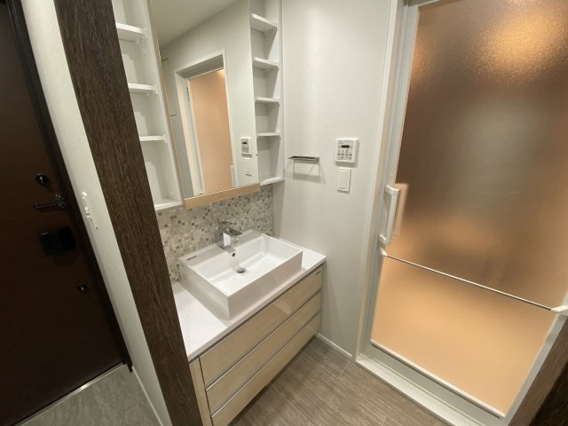 ザ・レジデンス東京駅前の独立洗面台