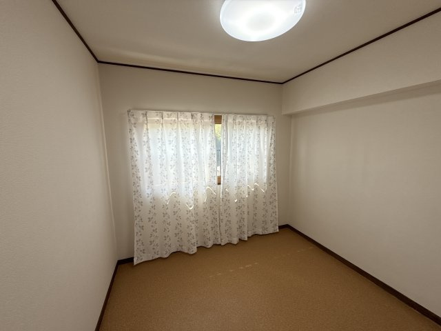 溝口ハイツの洋室