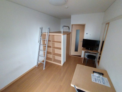 【内装】 | レオパレスメイゾンチュトワイエ | 2階以上は絨毯仕様です。