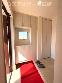 【玄関】 | 各務原市川島小網町新築建売全4棟！お車スペース3台可能！長期優良住宅！耐震等級3・住宅性能評価書取得 | 各務原市川島小網町新築建売全4棟！お車スペース3台可能！長期優良住宅！耐震等級3・住宅性能評価書取得！