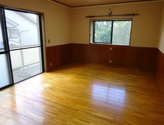 伊東市　ゴルフガーデン別荘地の洋室
