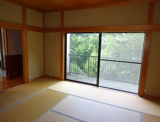 伊東市　ゴルフガーデン別荘地の和室
