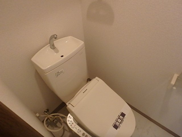 コンフォート日暮里のトイレ