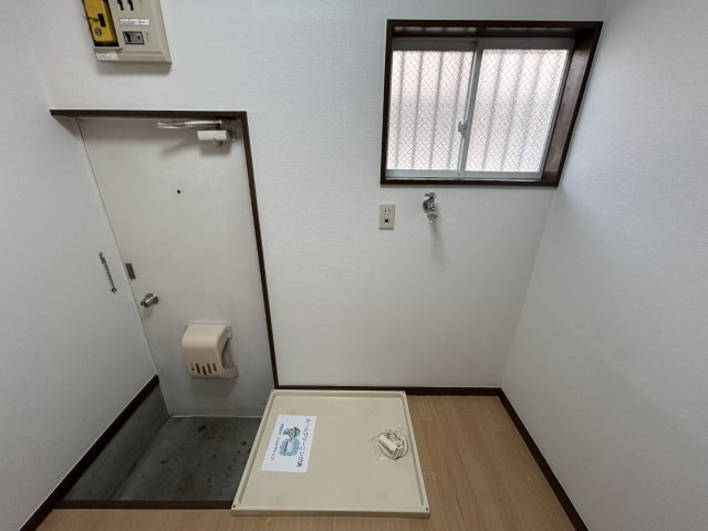 森久保ハイムの玄関|洗濯機置き場